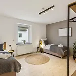 Stadtbuden Mit Charme - Kueche, Wohnzimmer, Kaffee- Und Teebar Und Garten