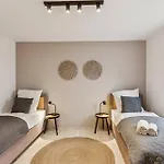 Διαμέρισμα Stadtbuden Mit Charme - Kueche, Wohnzimmer, Kaffee- Und Teebar Und Garten