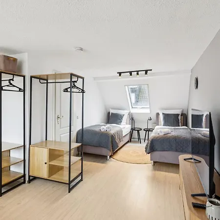 Stadtbuden Mit Charme - Kueche, Wohnzimmer, Kaffee- Und Teebar Und Garten