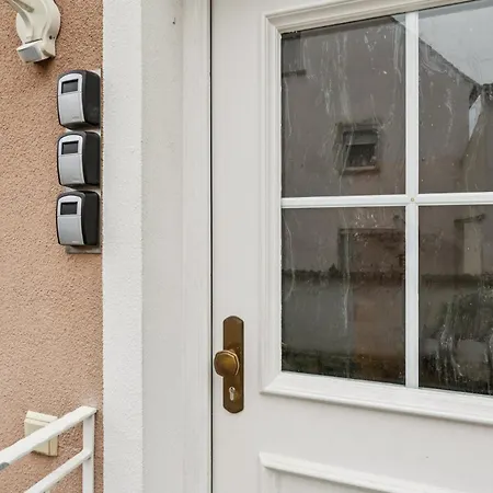 Stadtbuden Mit Charme - Kueche, Wohnzimmer, Kaffee- Und Teebar Und Garten Apartment Schwandorf in Bayern