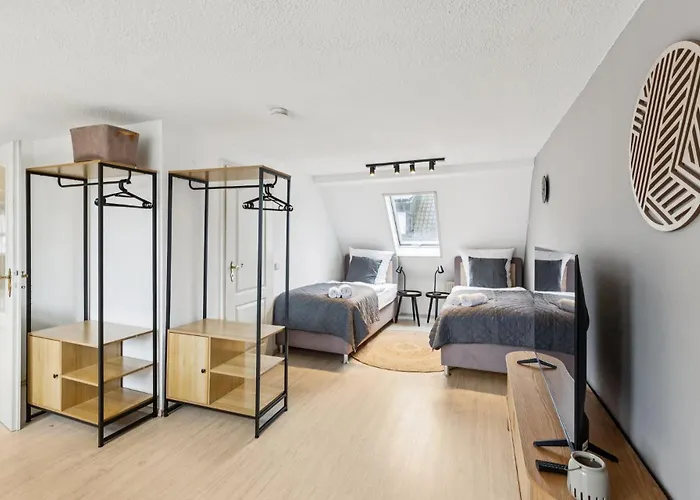 Stadtbuden Mit Charme - Kueche, Wohnzimmer, Kaffee- Und Teebar Und Garten