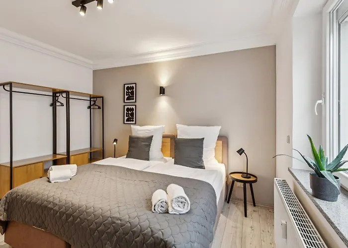 Stadtbuden Mit Charme - Kueche, Wohnzimmer, Kaffee- Und Teebar Und Garten * Schwandorf