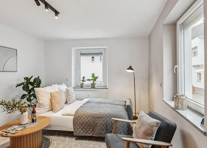 Stadtbuden Mit Charme - Kueche, Wohnzimmer, Kaffee- Und Teebar Und Garten * Schwandorf